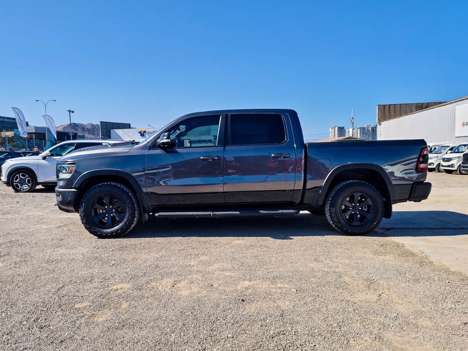 RAM 1500 LARAMIE CAB 4X4 5.7 AUT 2022 - Imagen 4 de 20