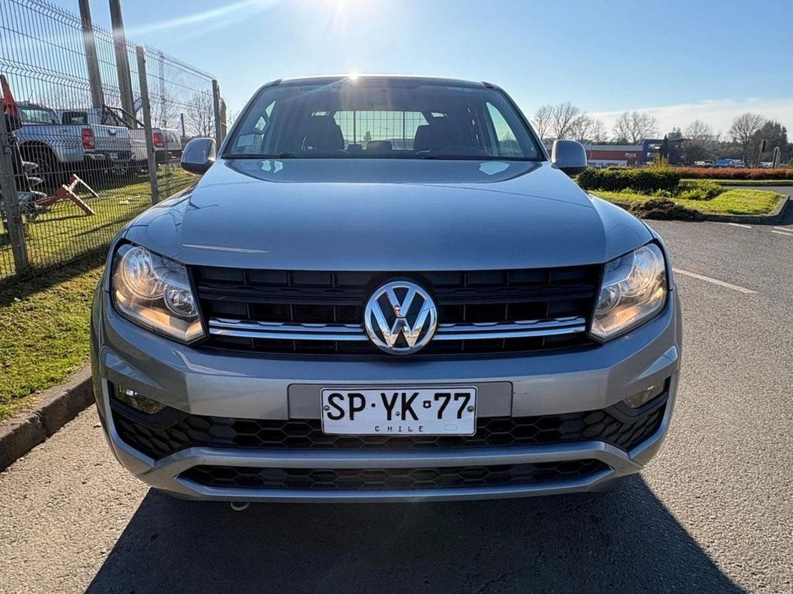Volkswagen AMAROK TRENDLINE 4X2 MT 2023 - Foto 2 de 12