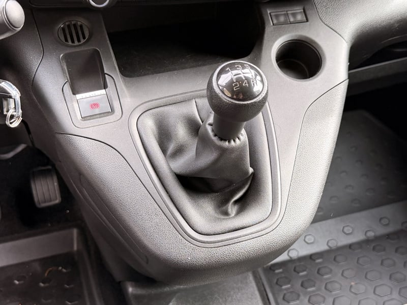 Peugeot PARTNER 1.6 L2 HDI 2022 - Imagen 17 de 20