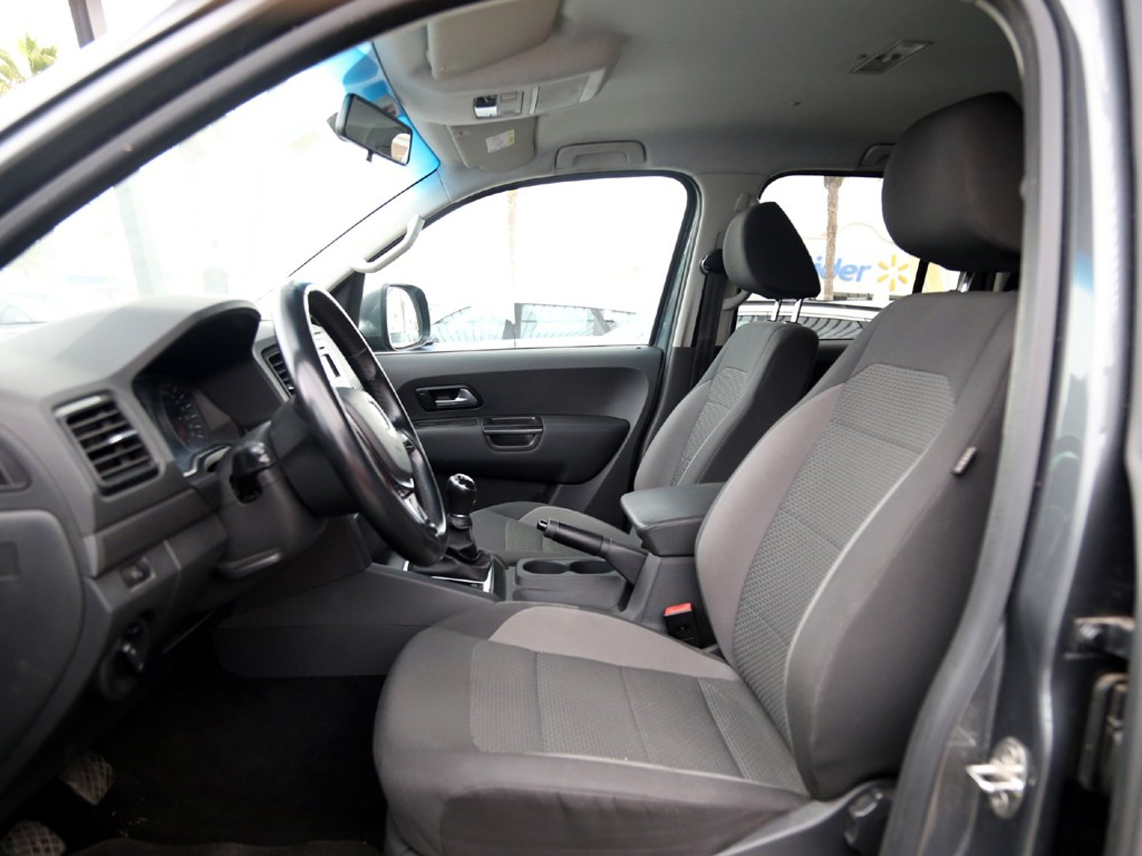 VOLKSWAGEN AMAROK TRENDLINE 4X2 2.0 MT 2023 - Imagen 12 de 20