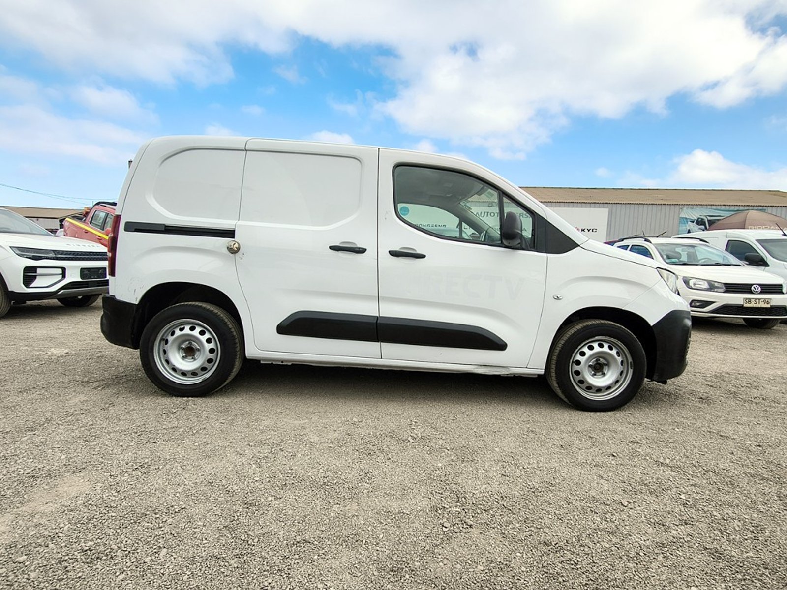 Peugeot PARTNER PARTNER L1 1.5 Diesel 4X2 T/M 2024 - Foto 4 de 15