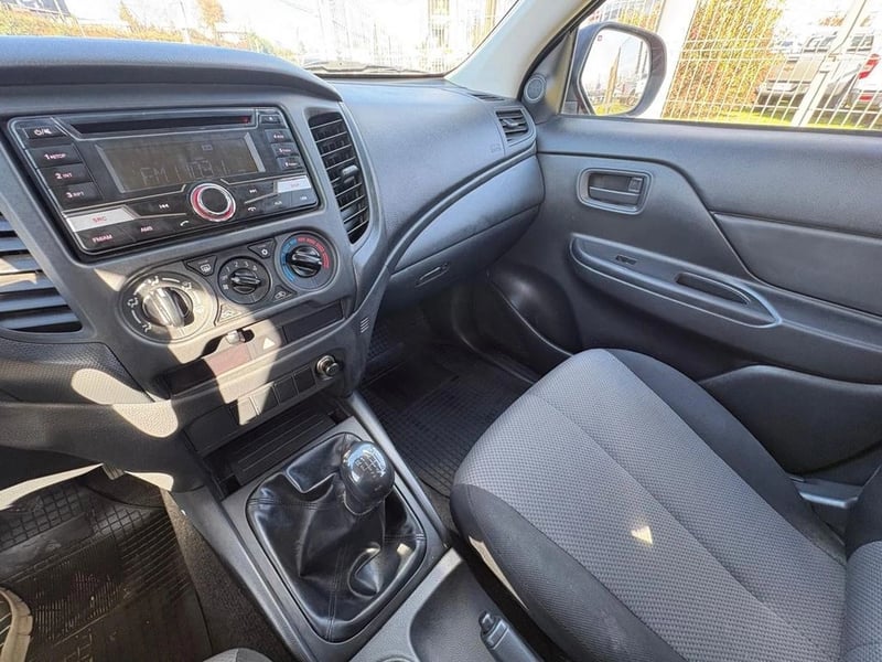 Mitsubishi L200 KATANA CR 4X2 2022 - Imagen 9 de 12