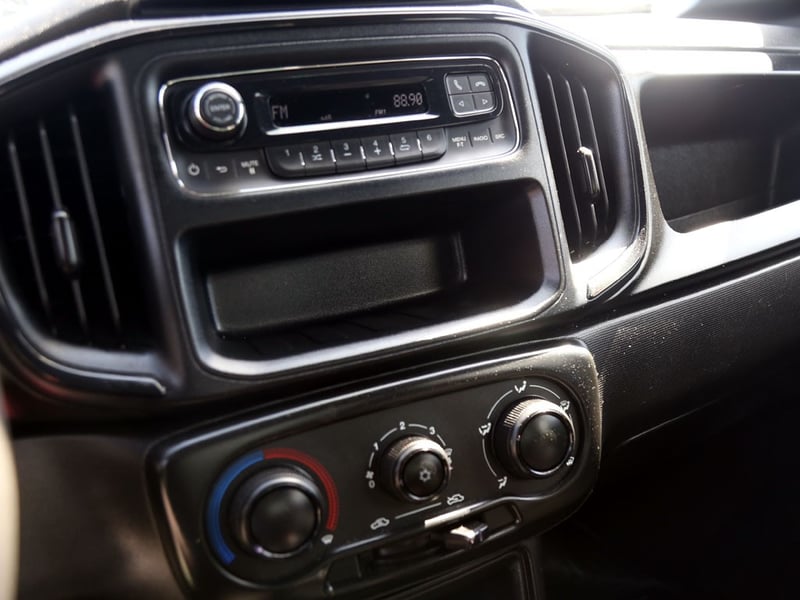 RAM 700 1.4 SLT 4X2 2023 - Imagen 18 de 19