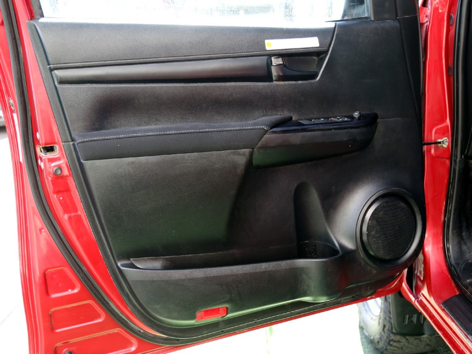 Toyota HILUX 2.4 DX 4x4 MT 2023 - Imagen 10 de 20