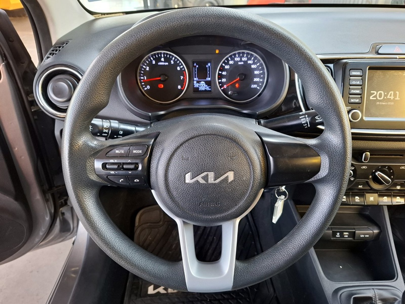 KIA SOLUTO LX 1.4 2023 - Imagen 15 de 20
