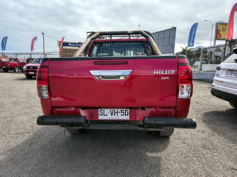 Toyota HILUX 2.8 SR Diesel 4x4 T/M 2023 - Imagen 6 de 20