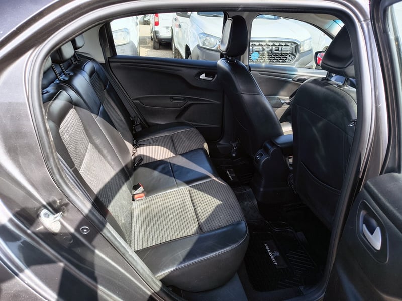 Peugeot 301 1.6 ACTIVE HDI 2022 - Imagen 17 de 18