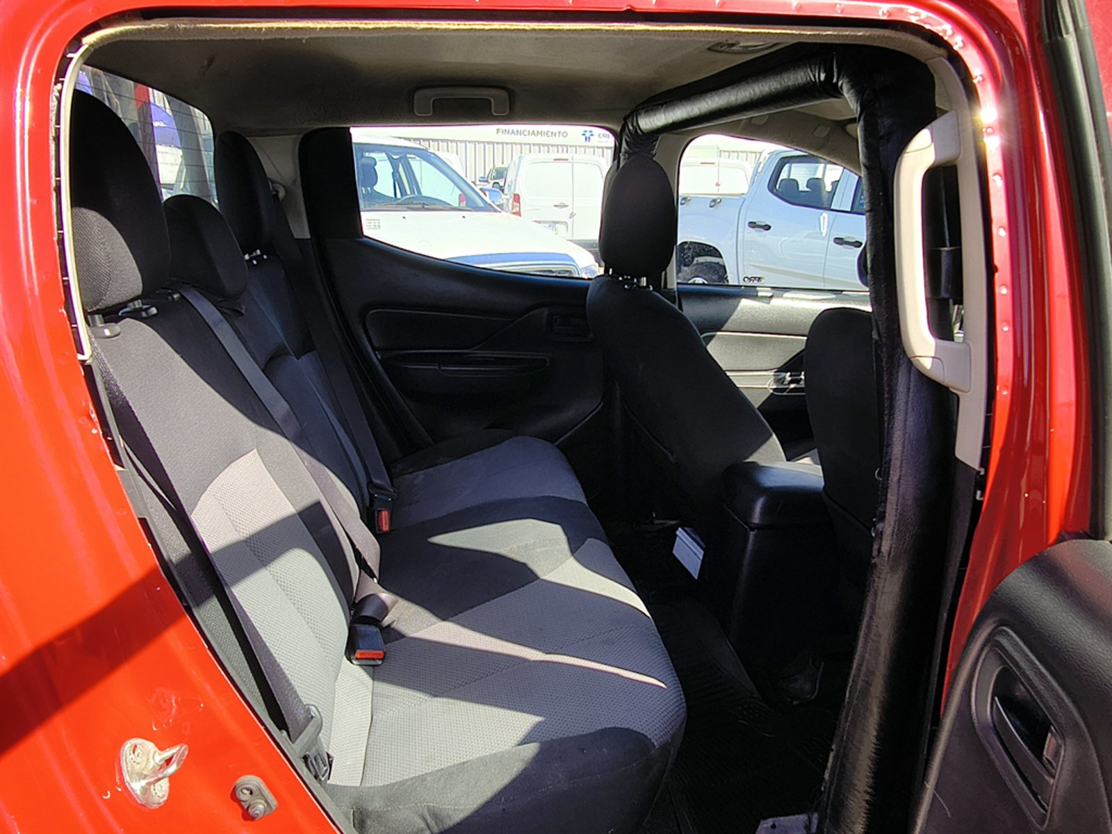 Mitsubishi L200 L200 KATANA 2.4 Diesel 4x2 T/M 2022 - Imagen 18 de 19