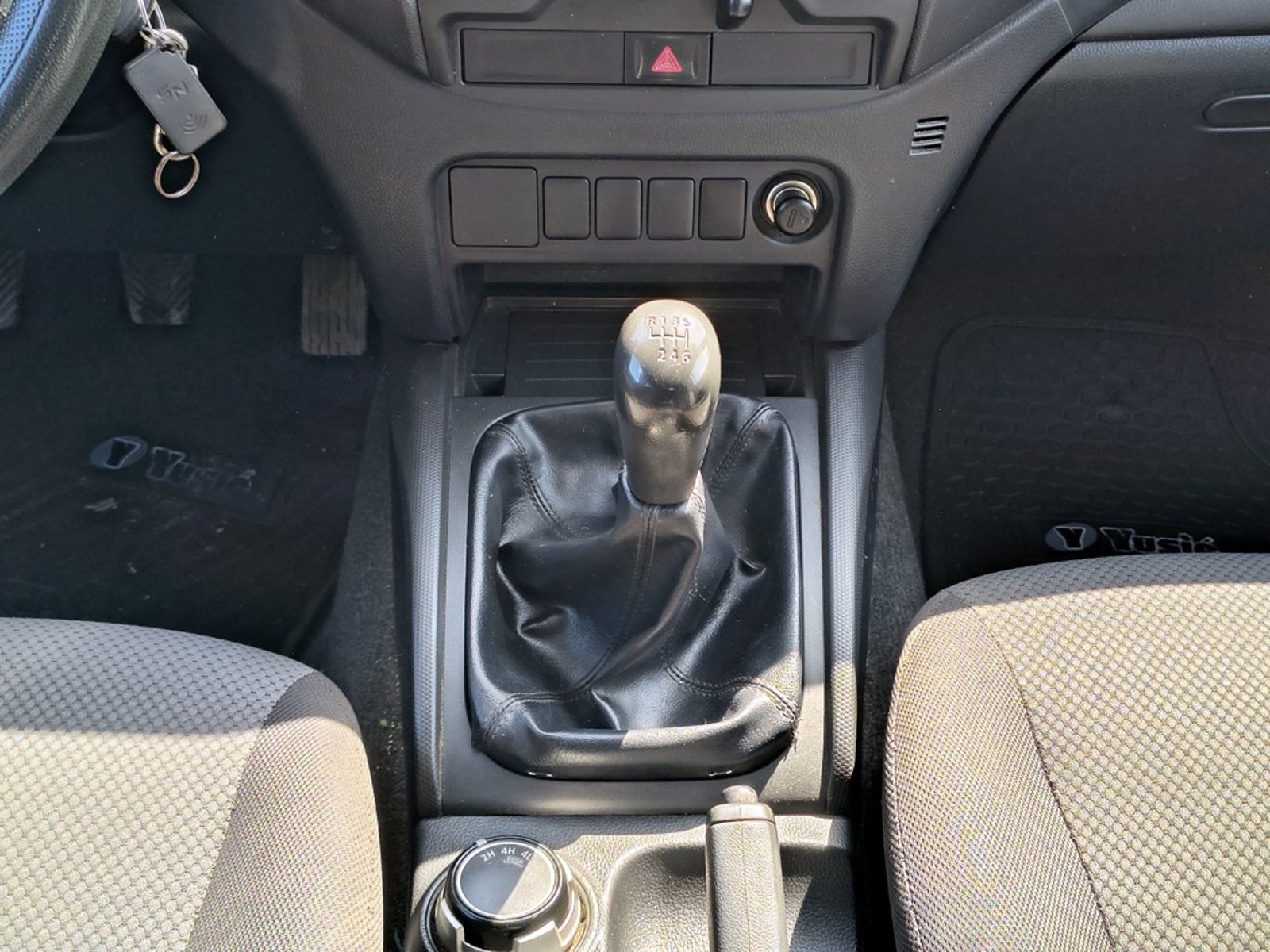 Mitsubishi L200 KATANA 2.4 Diesel 4x2 T/M 2022 - Imagen 16 de 20