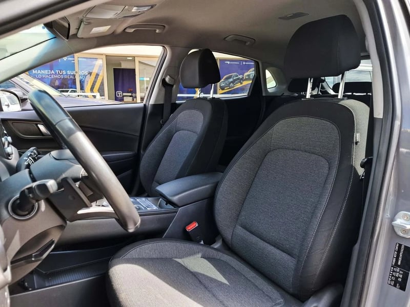 Hyundai KONA EV ELECTRICO 2023 - Imagen 15 de 20