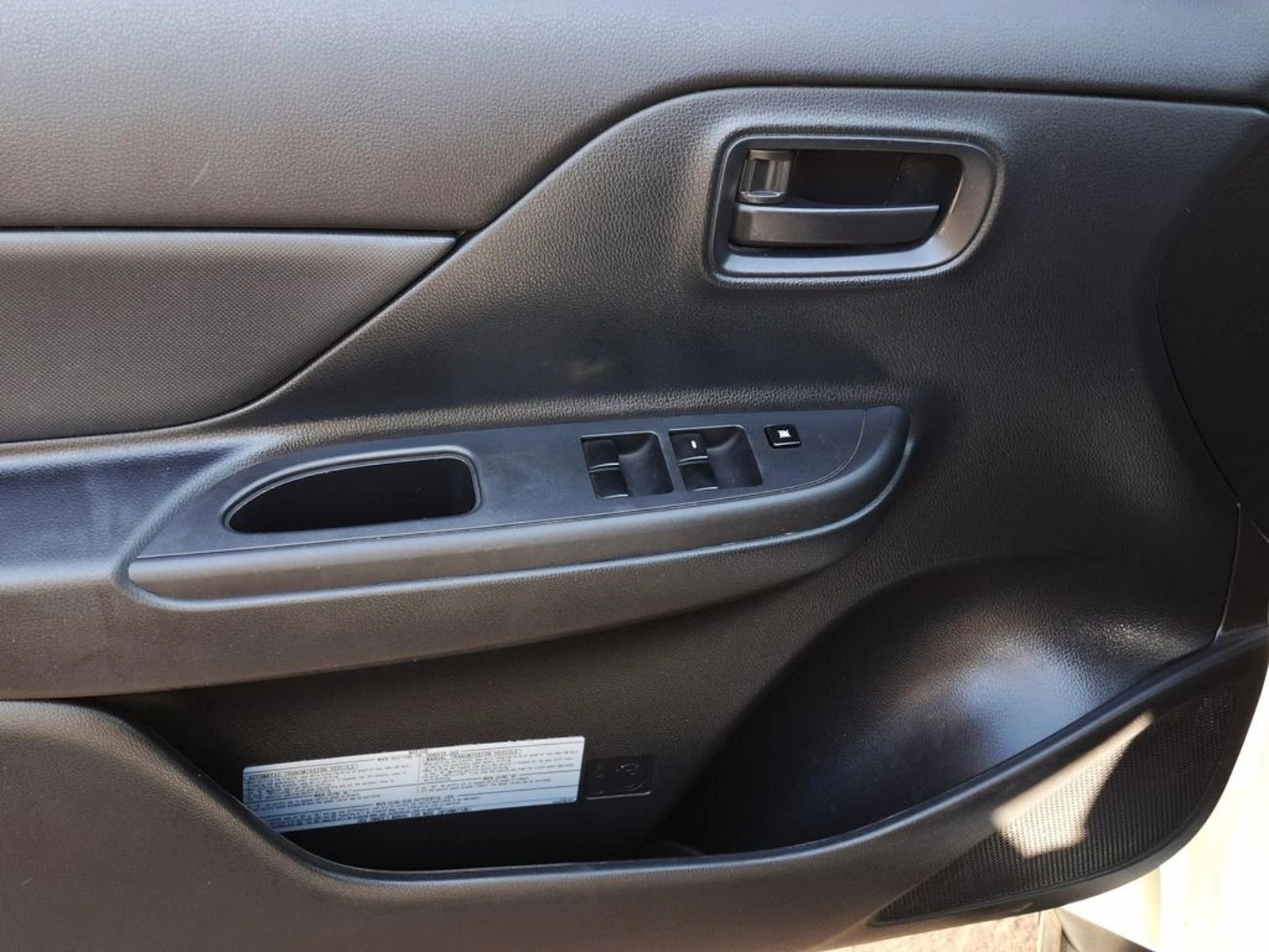 MITSUBISHI L200 2.4 2024 - Imagen 12 de 20