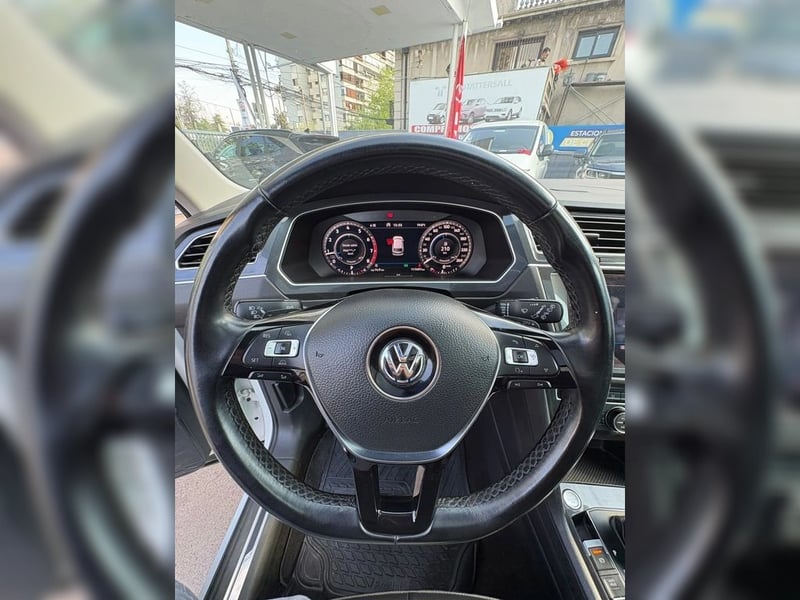 Volkswagen TIGUAN 2.0 TSI SPORT 4MOTION 4X4 180HP AT 5P. 2019 - Imagen 13 de 20