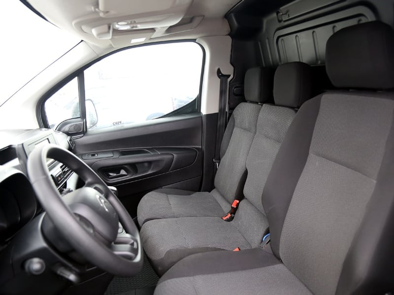 Citroën BERLINGO BLUEHDI 1.5 2024 - Imagen 14 de 20
