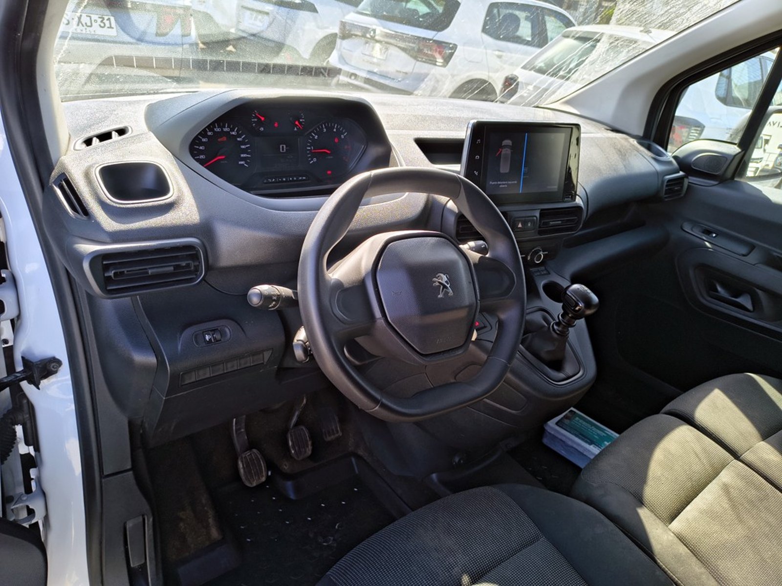 Peugeot PARTNER L1 1.5 Diesel 4X2 T/M 2024 - Imagen 11 de 17