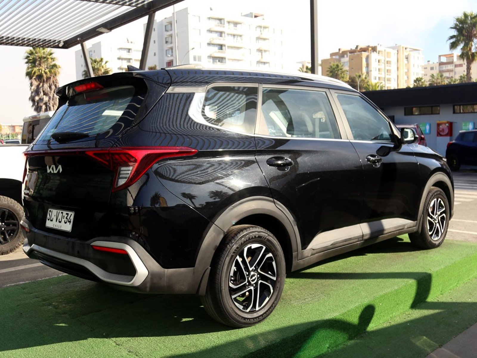 Kia CARENS EX 1.4 AUT 2023 - Imagen 4 de 20