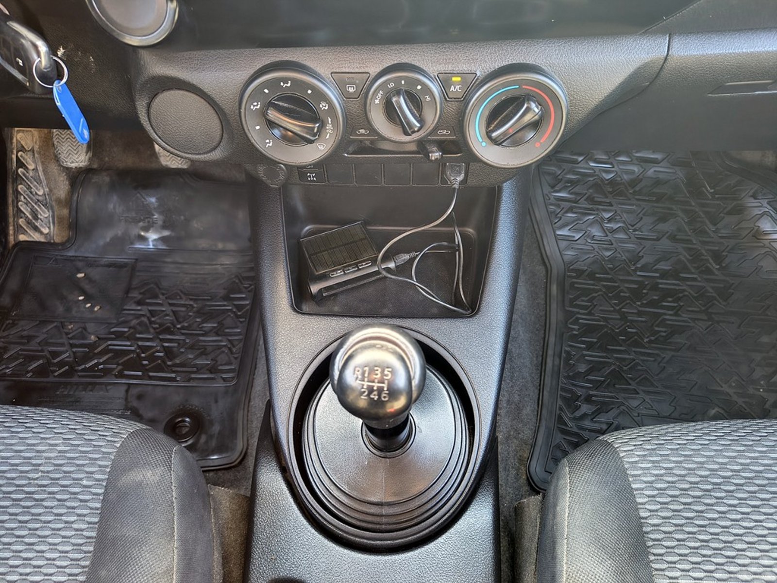 TOYOTA HILUX TSS 2.4 Diesel 4X2 T/M 2022 - Imagen 17 de 19