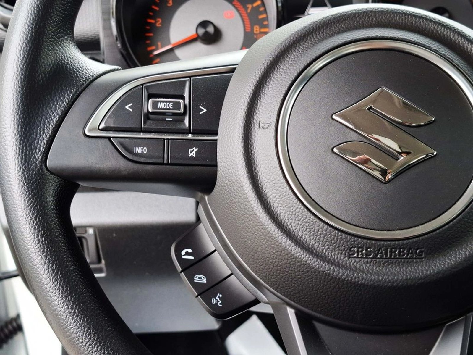 Suzuki JIMNY GL WINCHE MT 2026 - Imagen 18 de 20