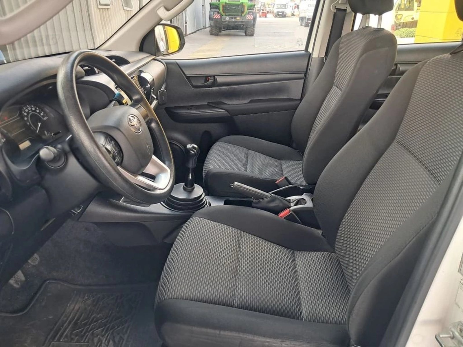 TOYOTA HILUX DX 2.4 4X2 2022 - Imagen 11 de 20