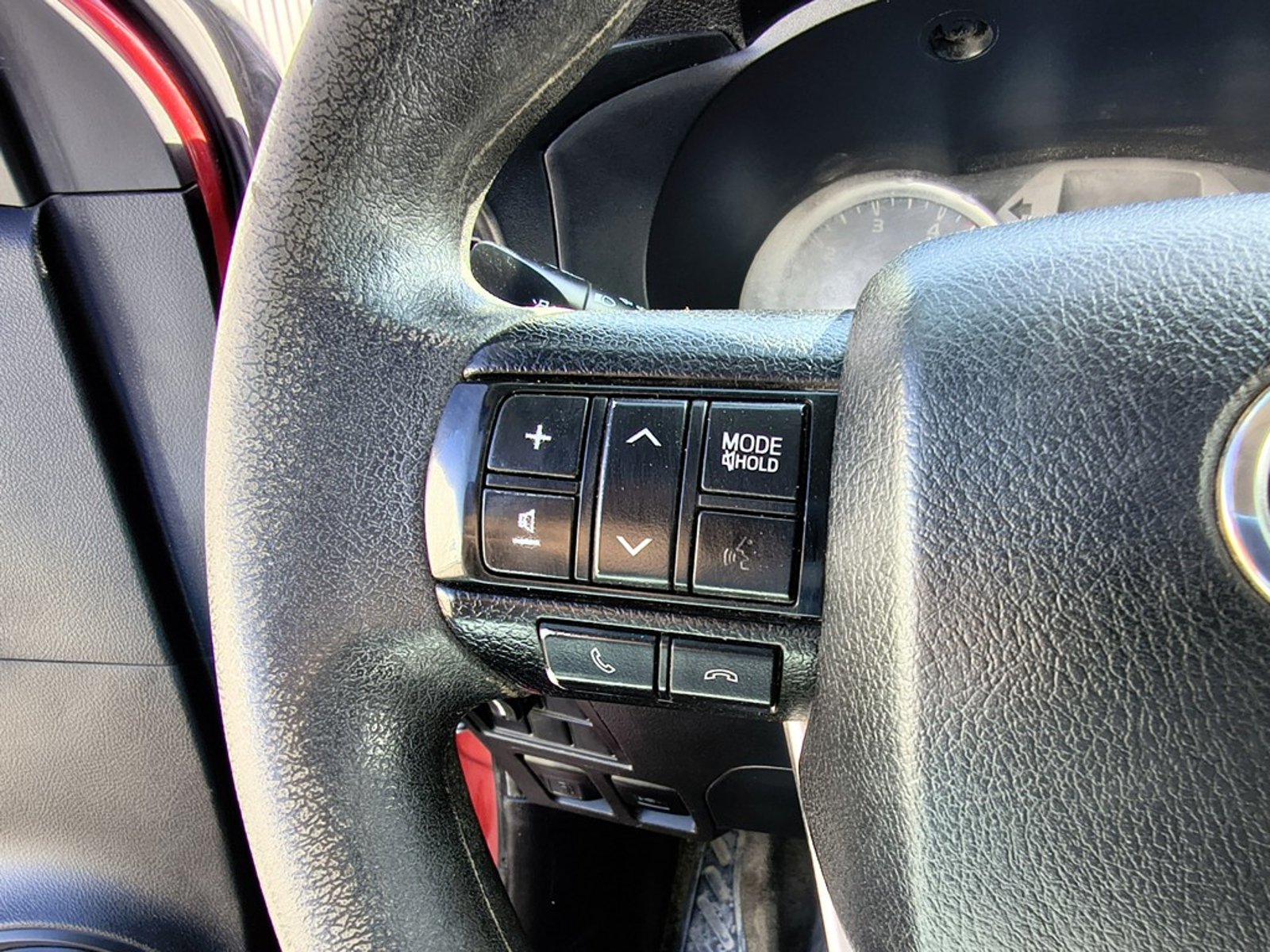 TOYOTA HILUX 2.4 DX 4X2 DIESEL MT 2024 - Imagen 11 de 18