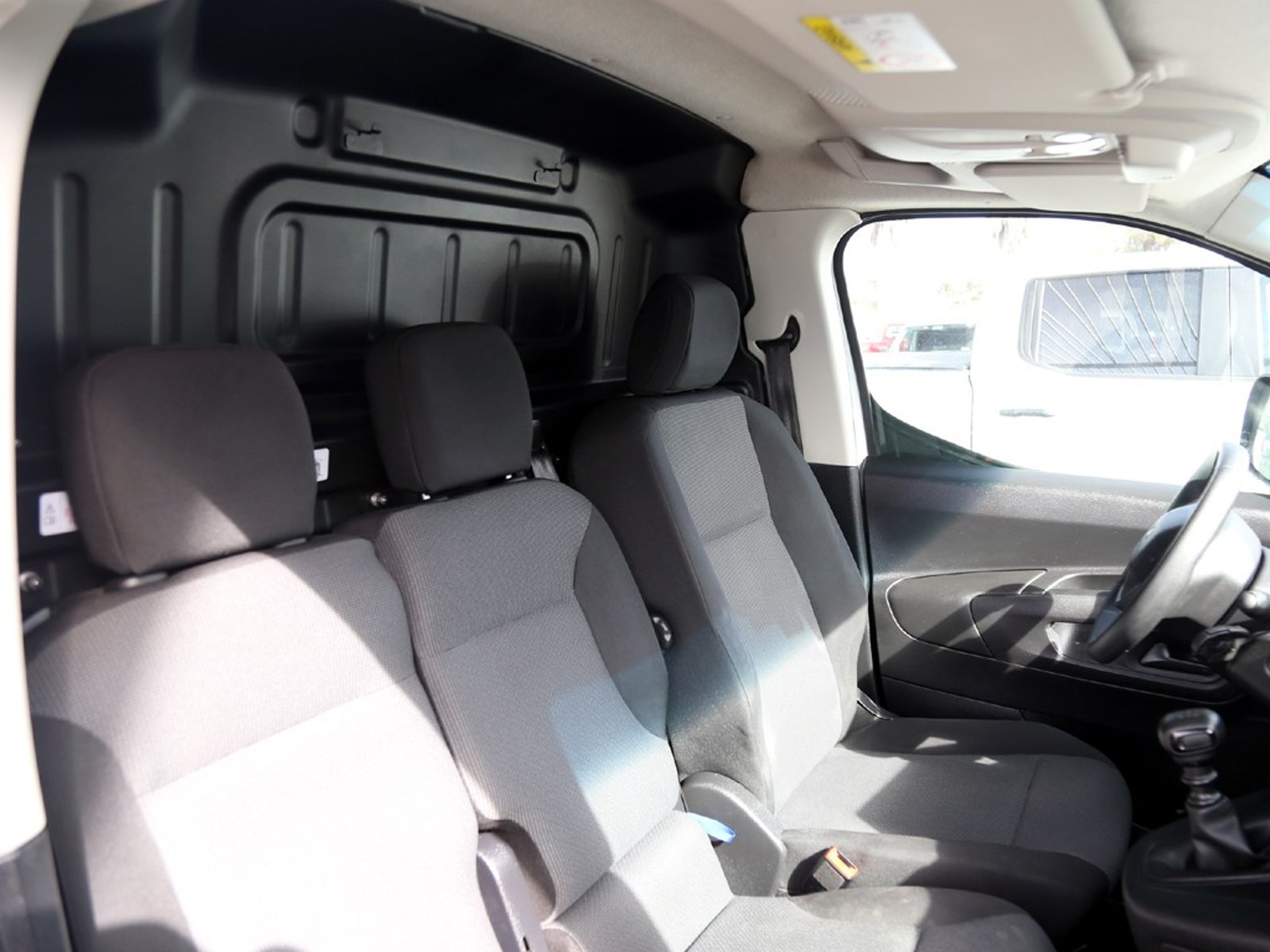 Peugeot PARTNER 1.5 L1 HDI MT 2023 - Imagen 16 de 20