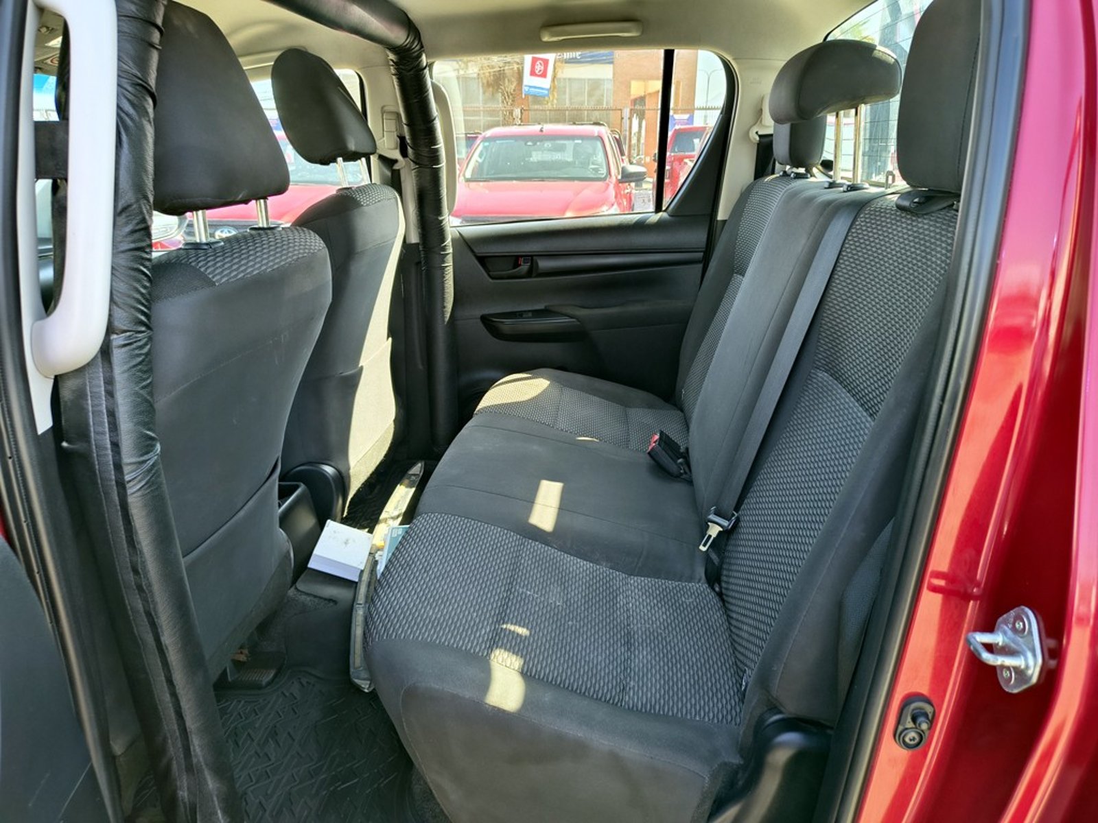 TOYOTA HILUX 2.4 DX Diesel 4x2 T/M 2022 - Imagen 14 de 19