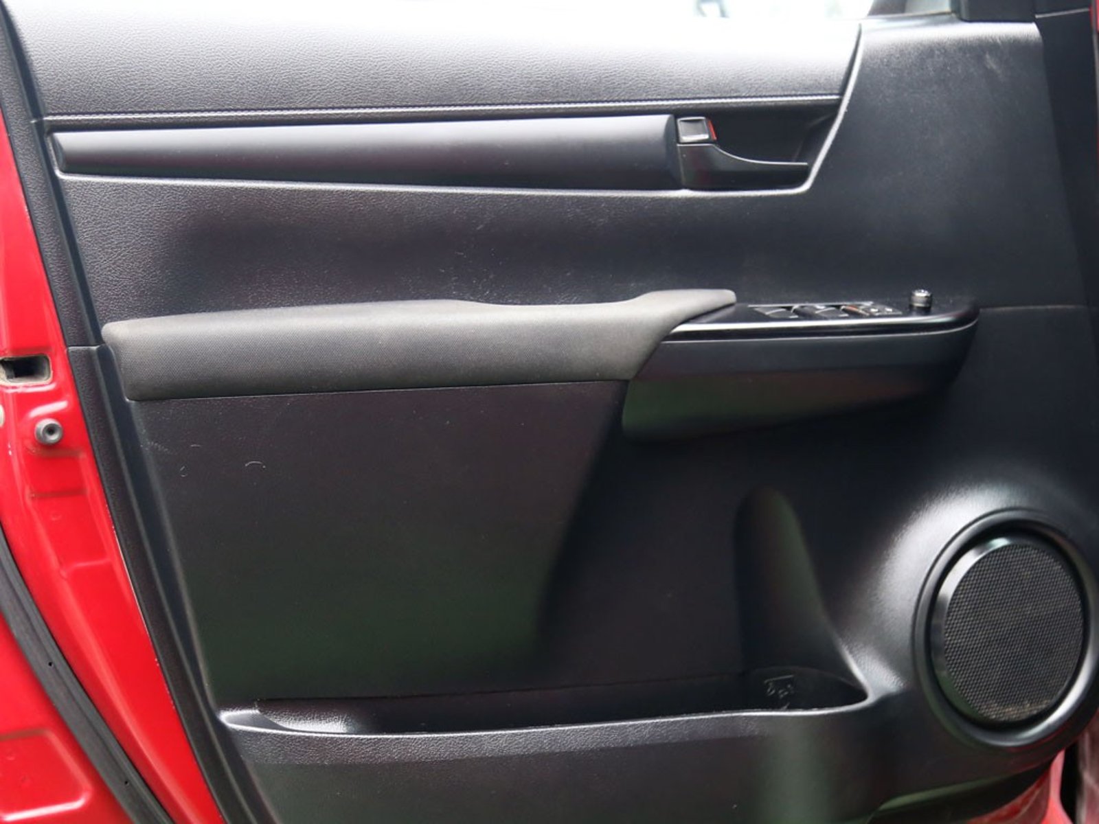 Toyota HILUX 2.4 DX DIESEL 4X2 2022 - Imagen 10 de 19