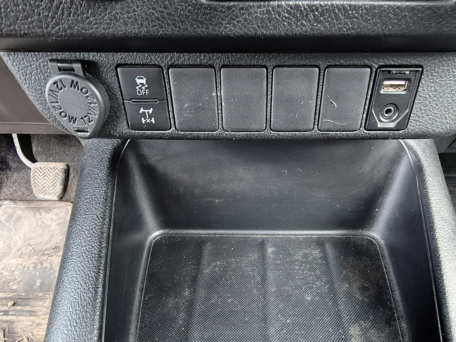 TOYOTA HILUX HILUX TSS 2.4 Diesel 4X2 T/M 2022 - Imagen 17 de 20