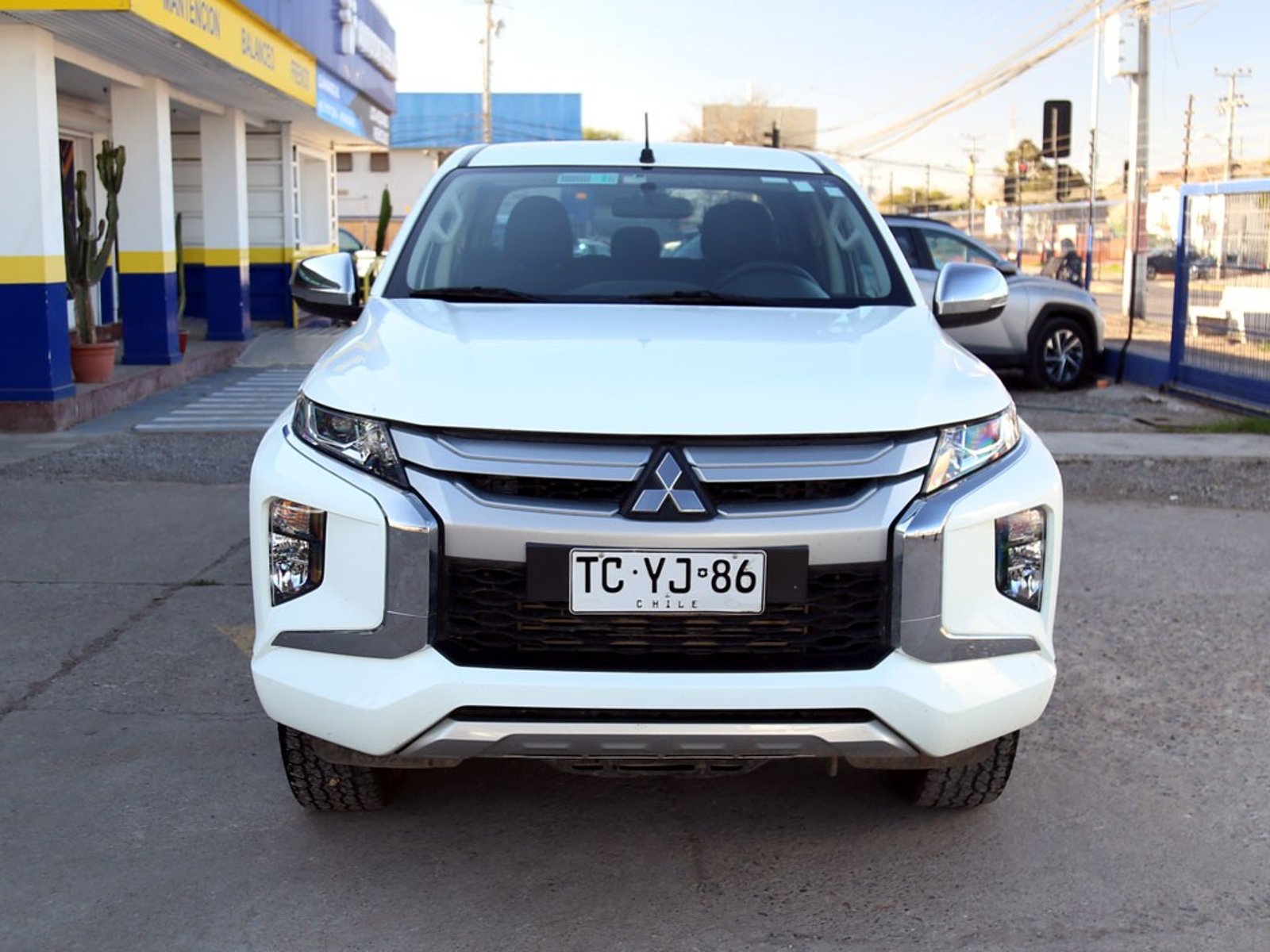 Mitsubishi L200 2.2T KATANA CRT 4X4 MT 2024 - Foto 2 de 20