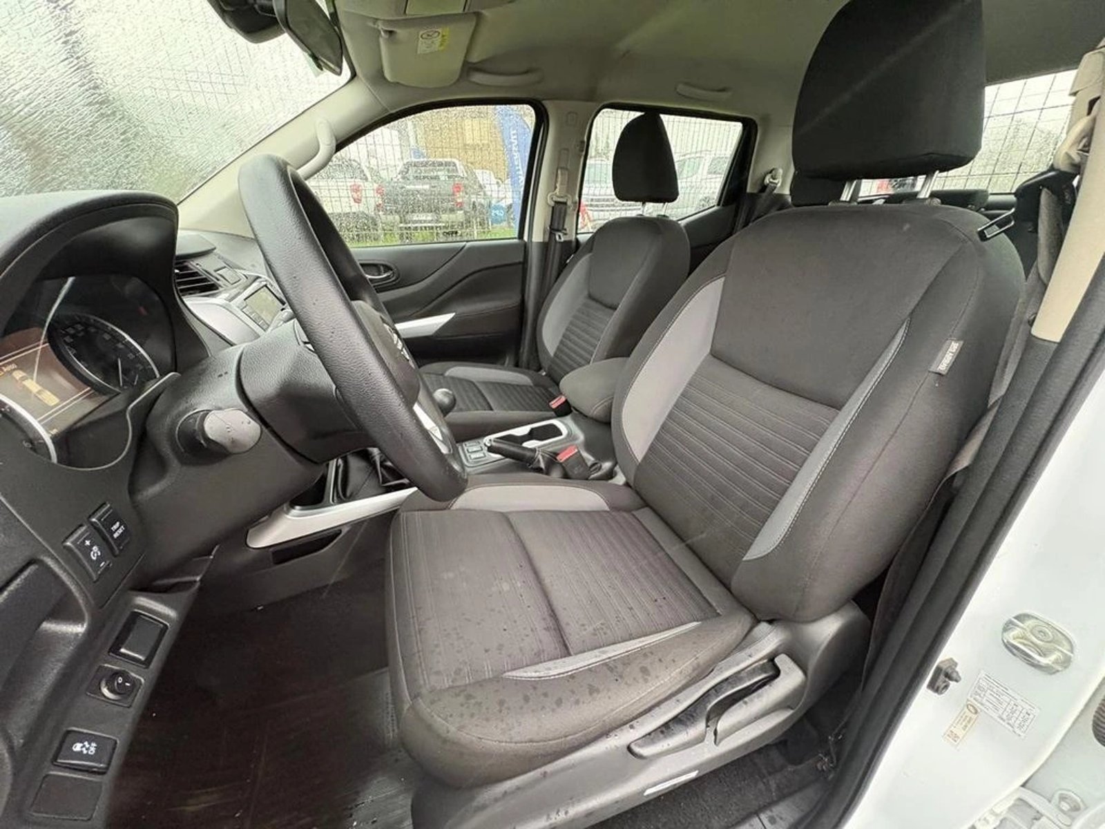 NISSAN NAVARA DC 2.3 MT 4X4 2024 - Imagen 10 de 12