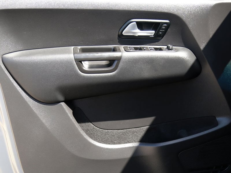 Volkswagen AMAROK 2.0 TRENDLINE DIESEL 4X4 MT 2023 - Imagen 11 de 20