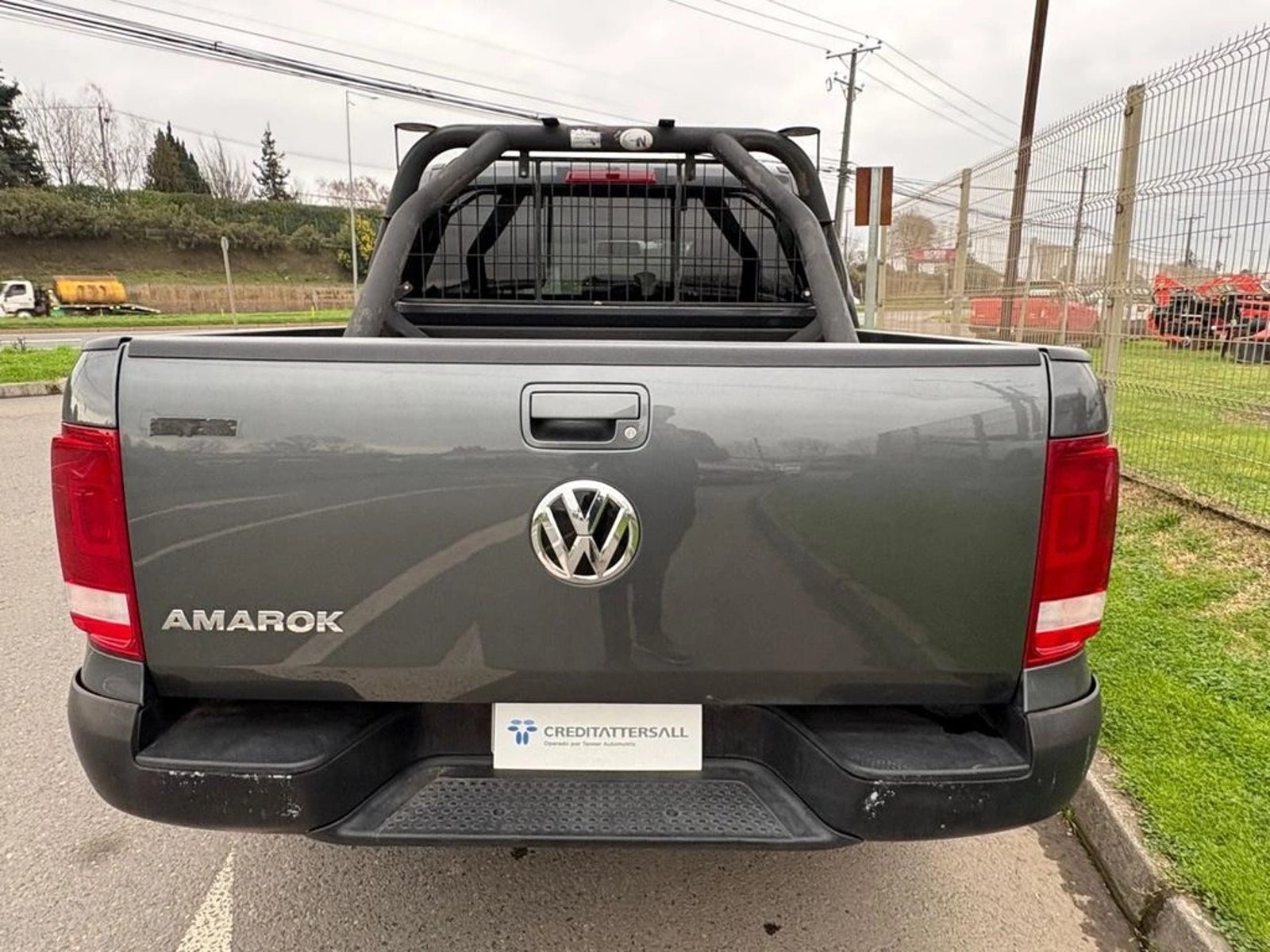 Volkswagen AMAROK TRENDLINE 4X2 MT 2023 - Imagen 7 de 12