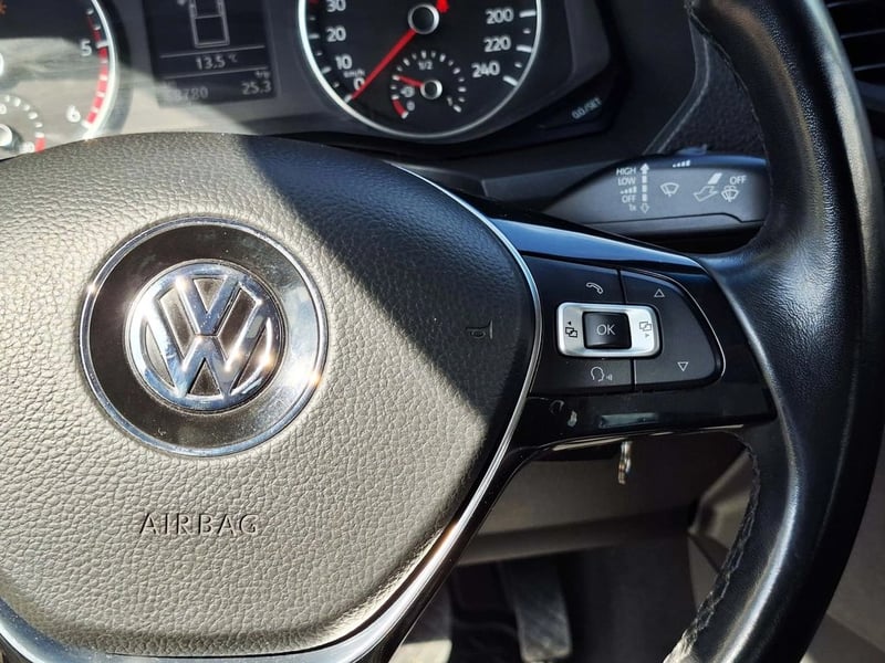 Volkswagen AMAROK TREDLINE 2.0 MT 4X2 2023 - Imagen 19 de 20