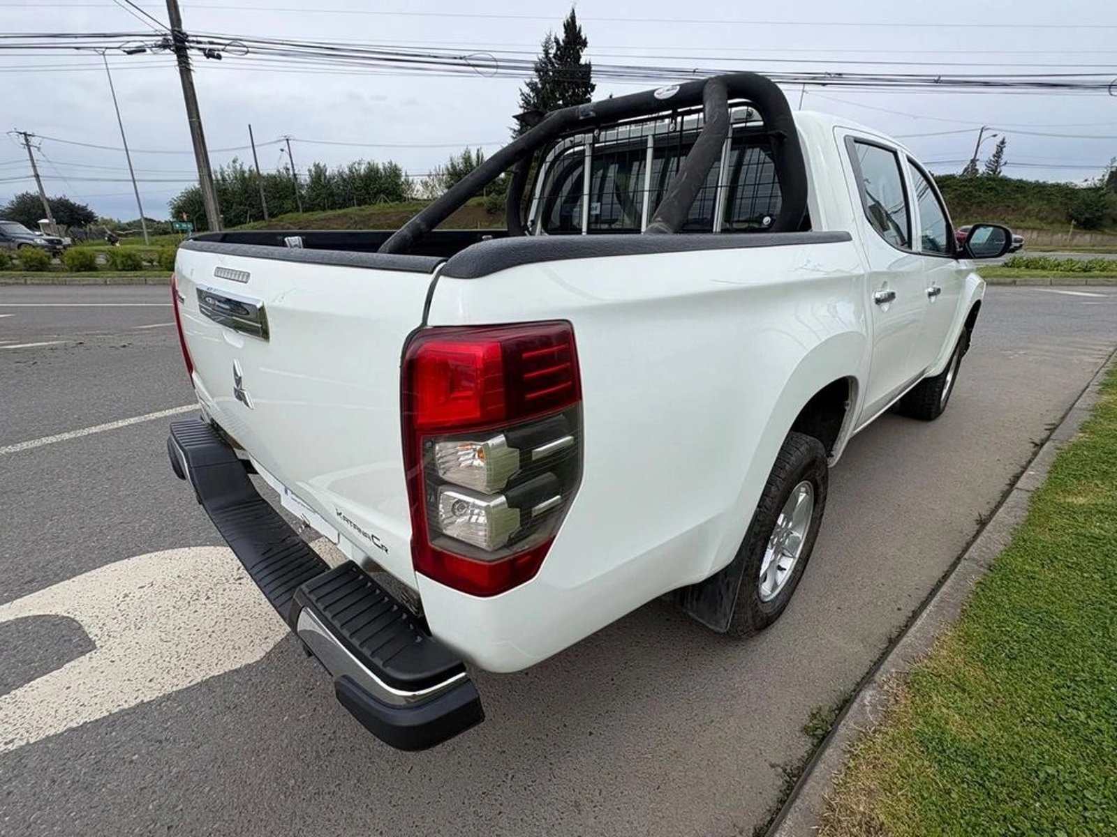Mitsubishi L200 KATANA CR 4X2 2023 - Foto 4 de 11