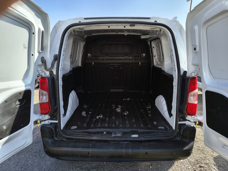Peugeot PARTNER L1 1.5 Diesel 4X2 T/M 2023 - Imagen 7 de 16