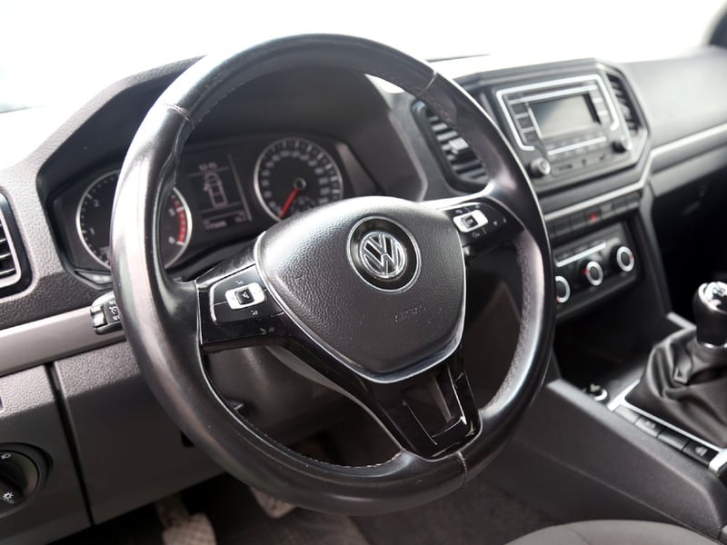 Volkswagen AMAROK 2.0 4X2 TRENDLINE MT 2023 - Imagen 13 de 20
