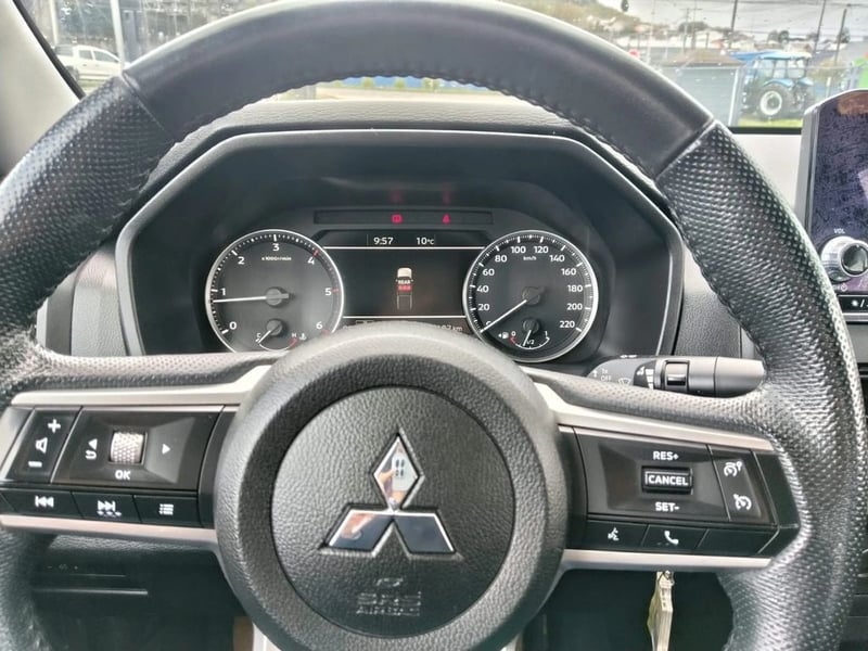 Mitsubishi L200 KATANA XRT 2024 - Imagen 7 de 8