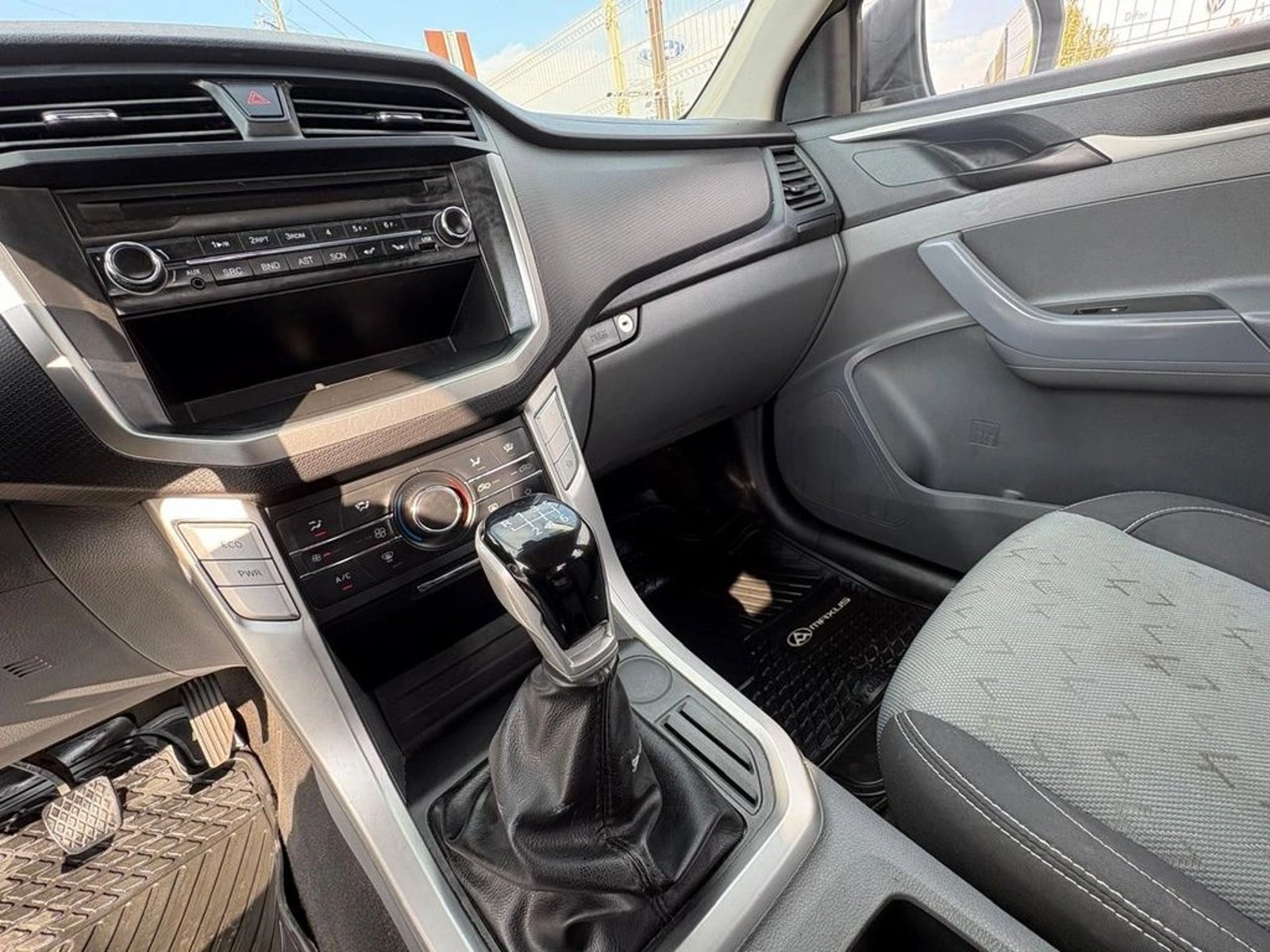 MAXUS T60 DX MT 4X2 2024 - Imagen 11 de 13