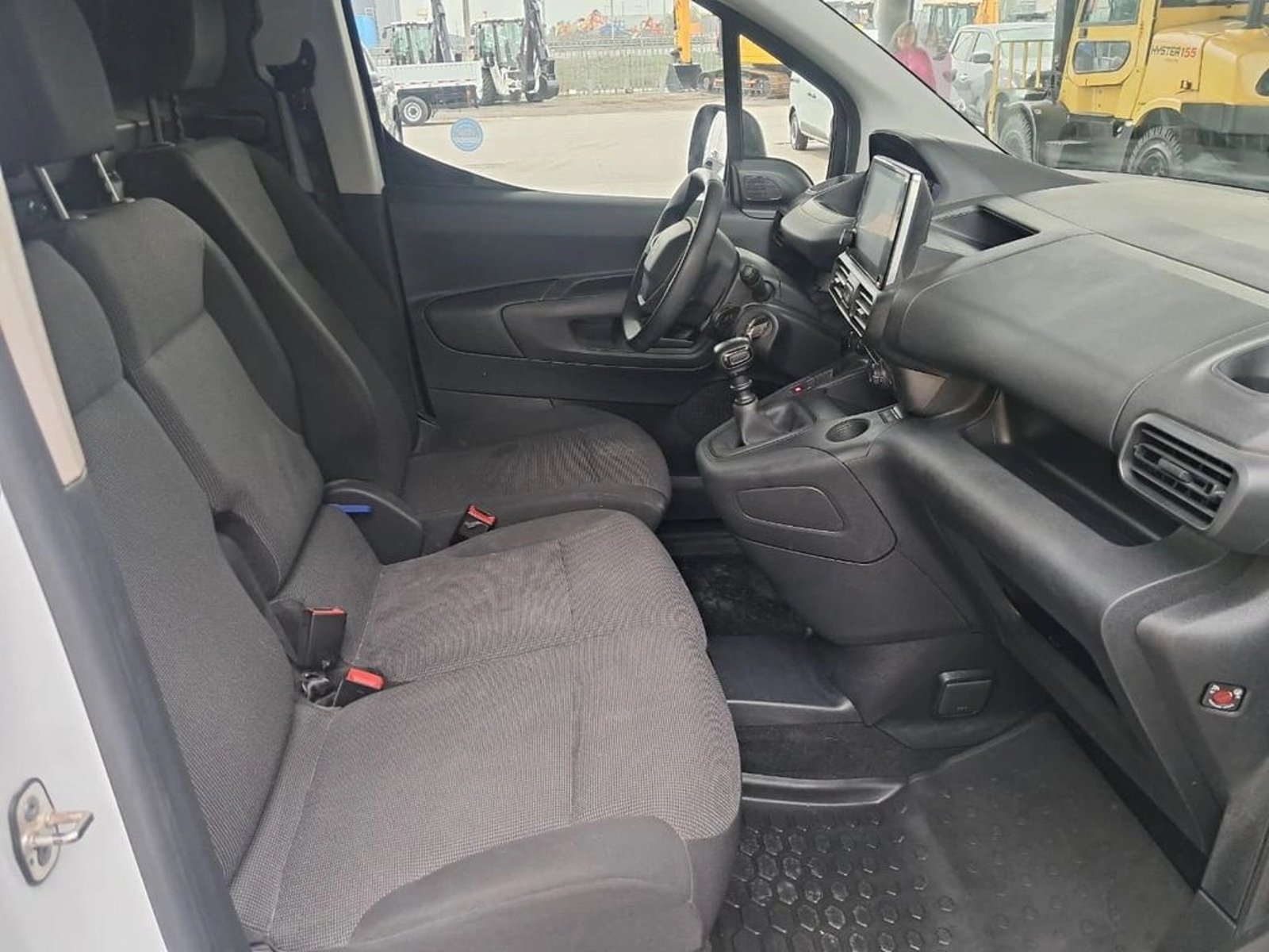Peugeot PARTNER L1 1.5 HDI 4X2 MT 2024 - Imagen 14 de 19