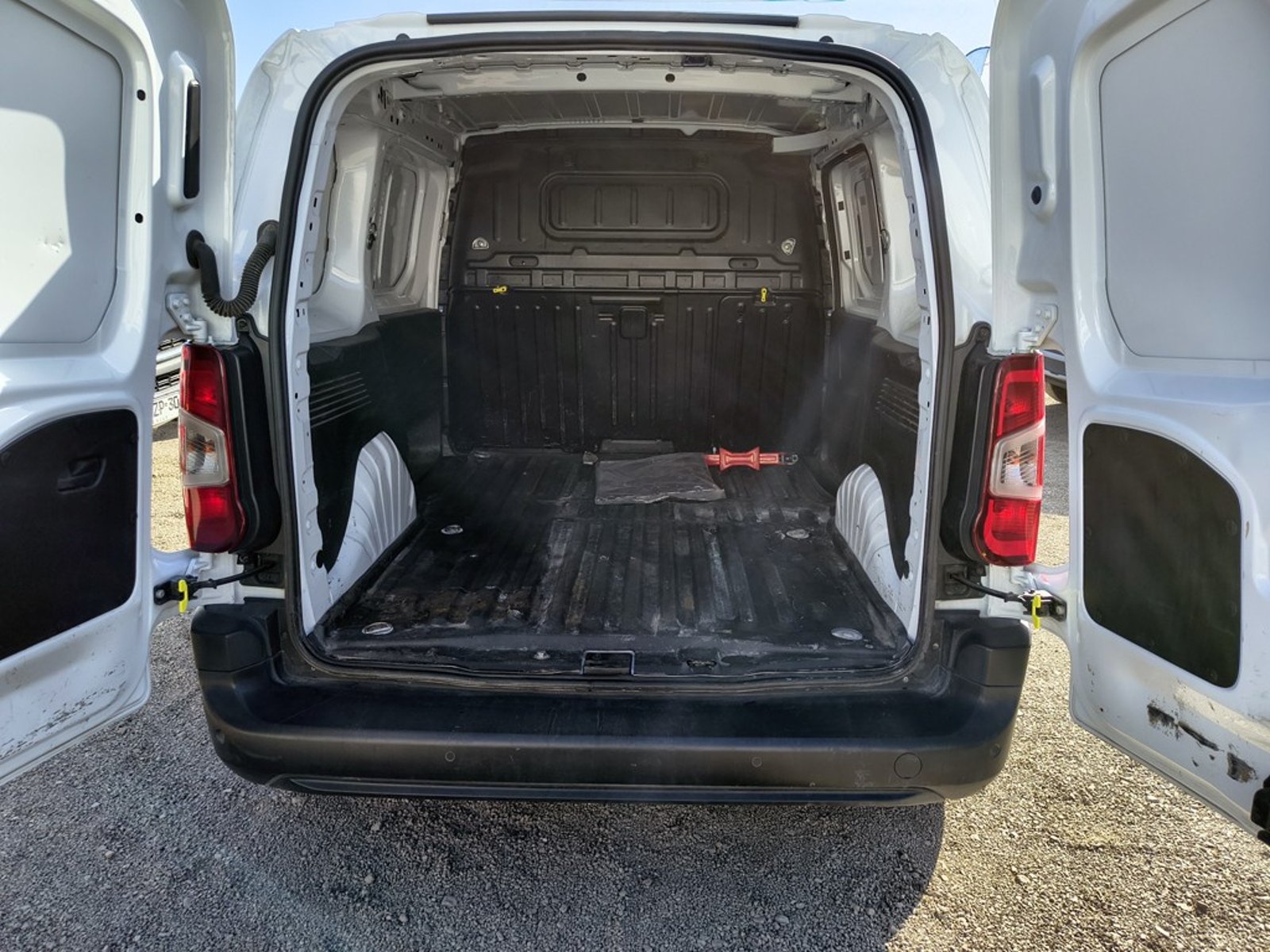 Peugeot PARTNER L1 BLUE HDI 2024 - Imagen 16 de 16
