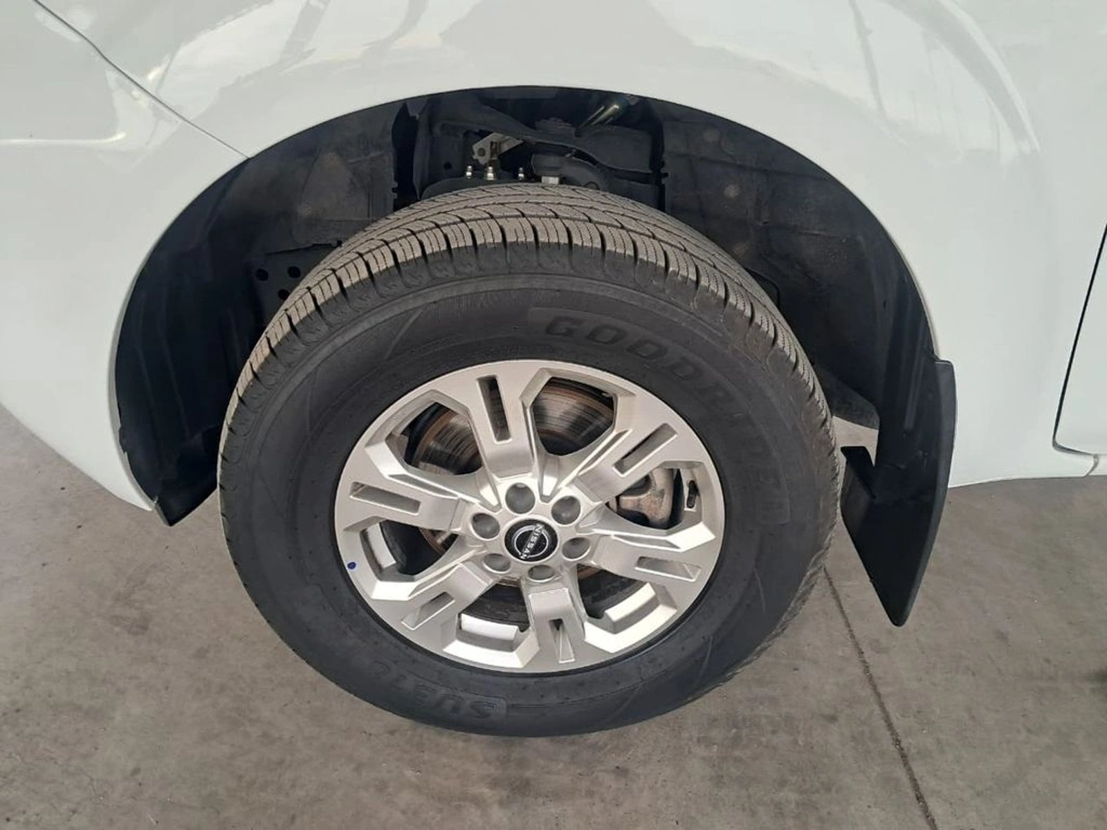 Nissan NAVARA 2.3 XE DC 4X2 MT 2024 - Imagen 10 de 20