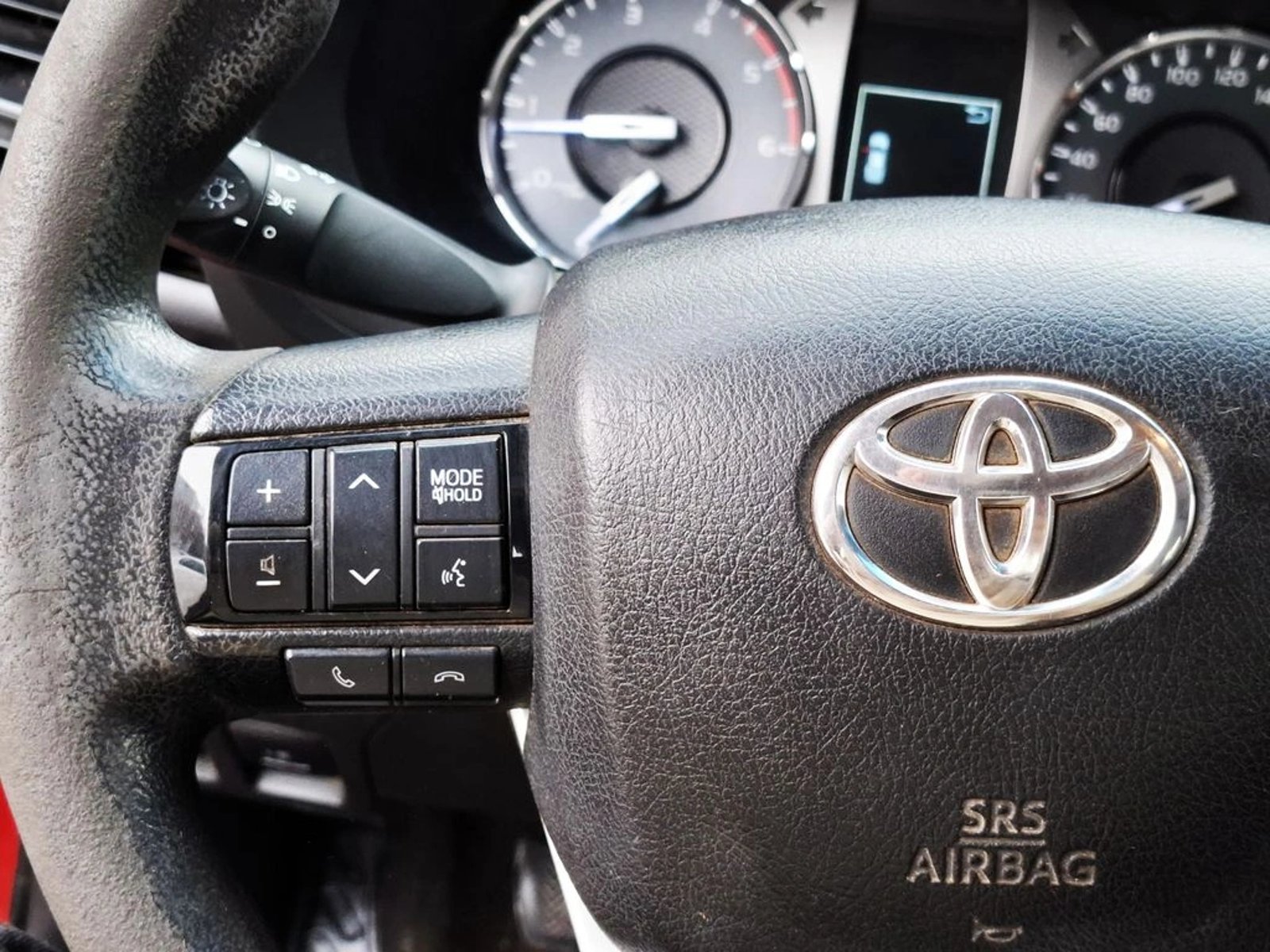 TOYOTA HILUX 2.4 2022 - Imagen 18 de 20