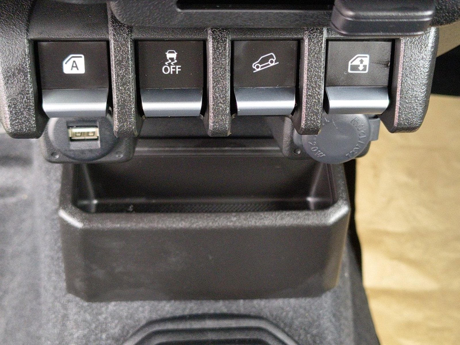 Suzuki JIMNY GL WINCHE MT 4X4 PRECIO+ IVA 2026 - Imagen 13 de 19