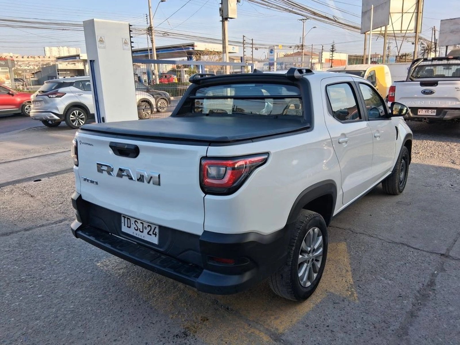 RAM 700 700 BIGHORN DCAB 1.3 2024 - Imagen 5 de 20