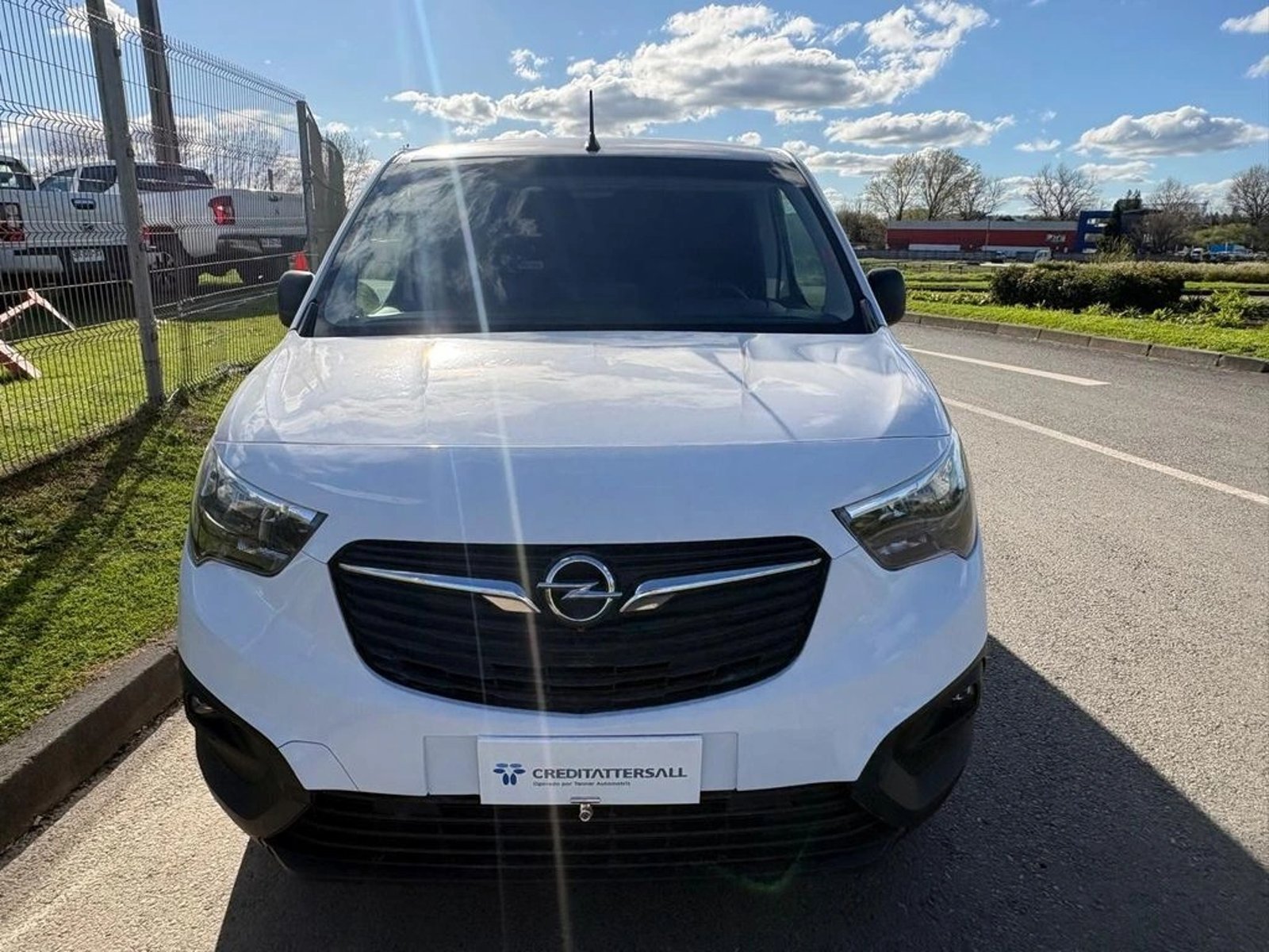 Opel COMBO 1.5 TD E6 2023 - Foto 2 de 11