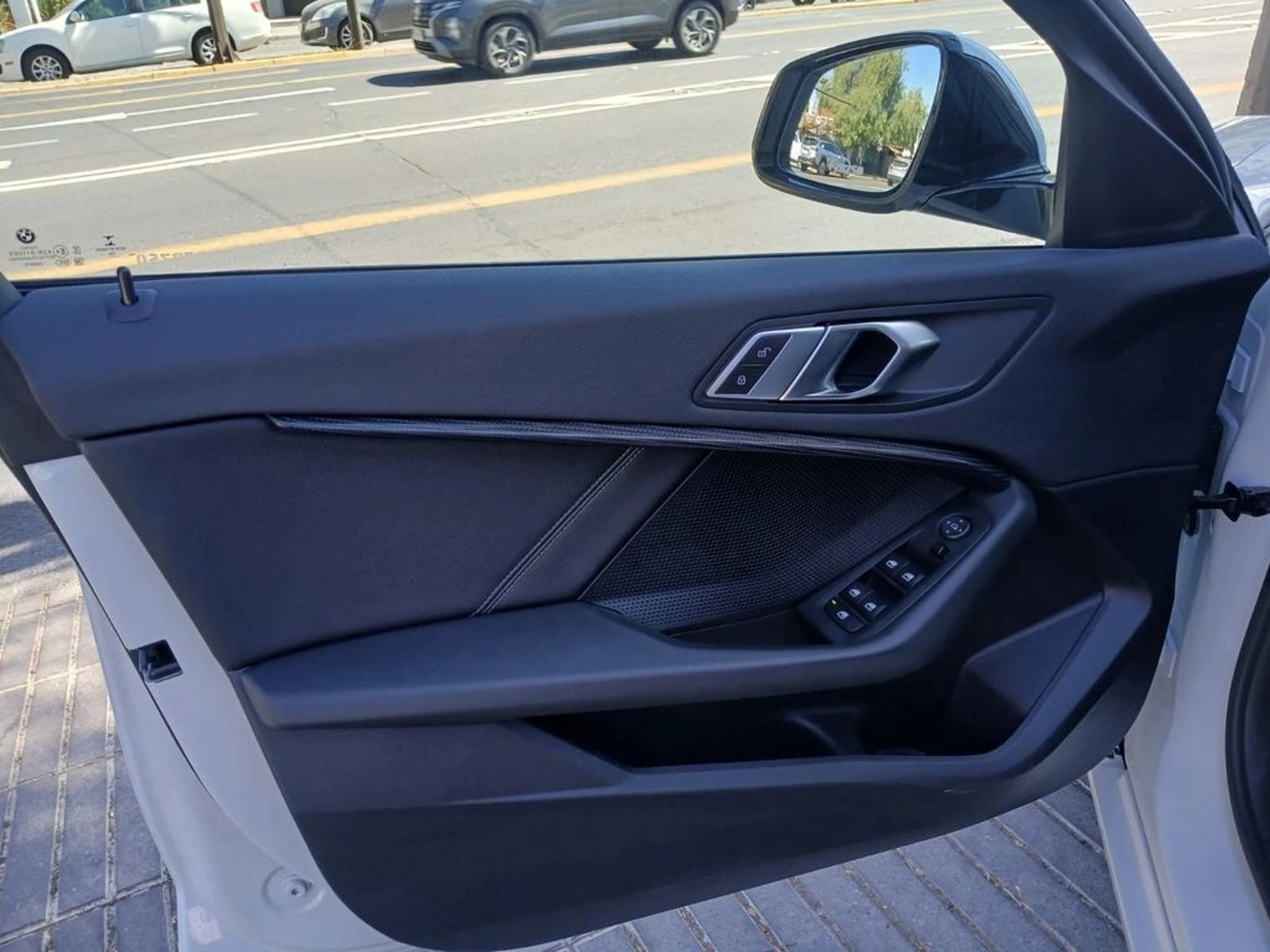 BMW 118 i 1.5 2021 - Imagen 10 de 20