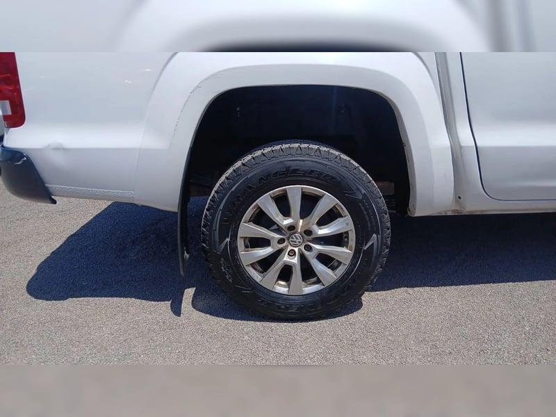 Volkswagen AMAROK 2.0 Diesel 4x2 T/M 2023 - Imagen 11 de 20