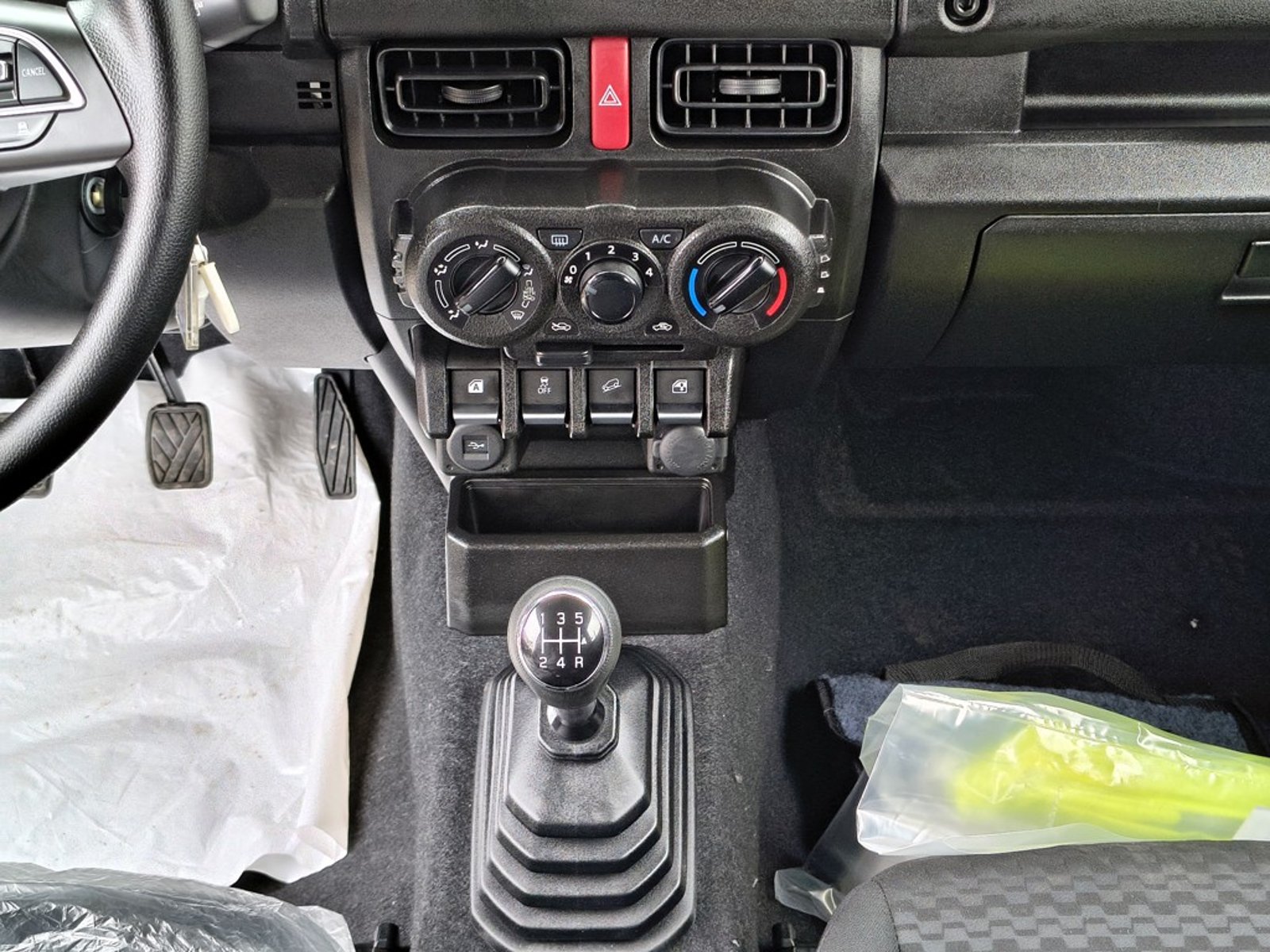 Suzuki JIMNY GL WINCHE MT 4X4 PRECIO+ IVA 2026 - Imagen 17 de 19