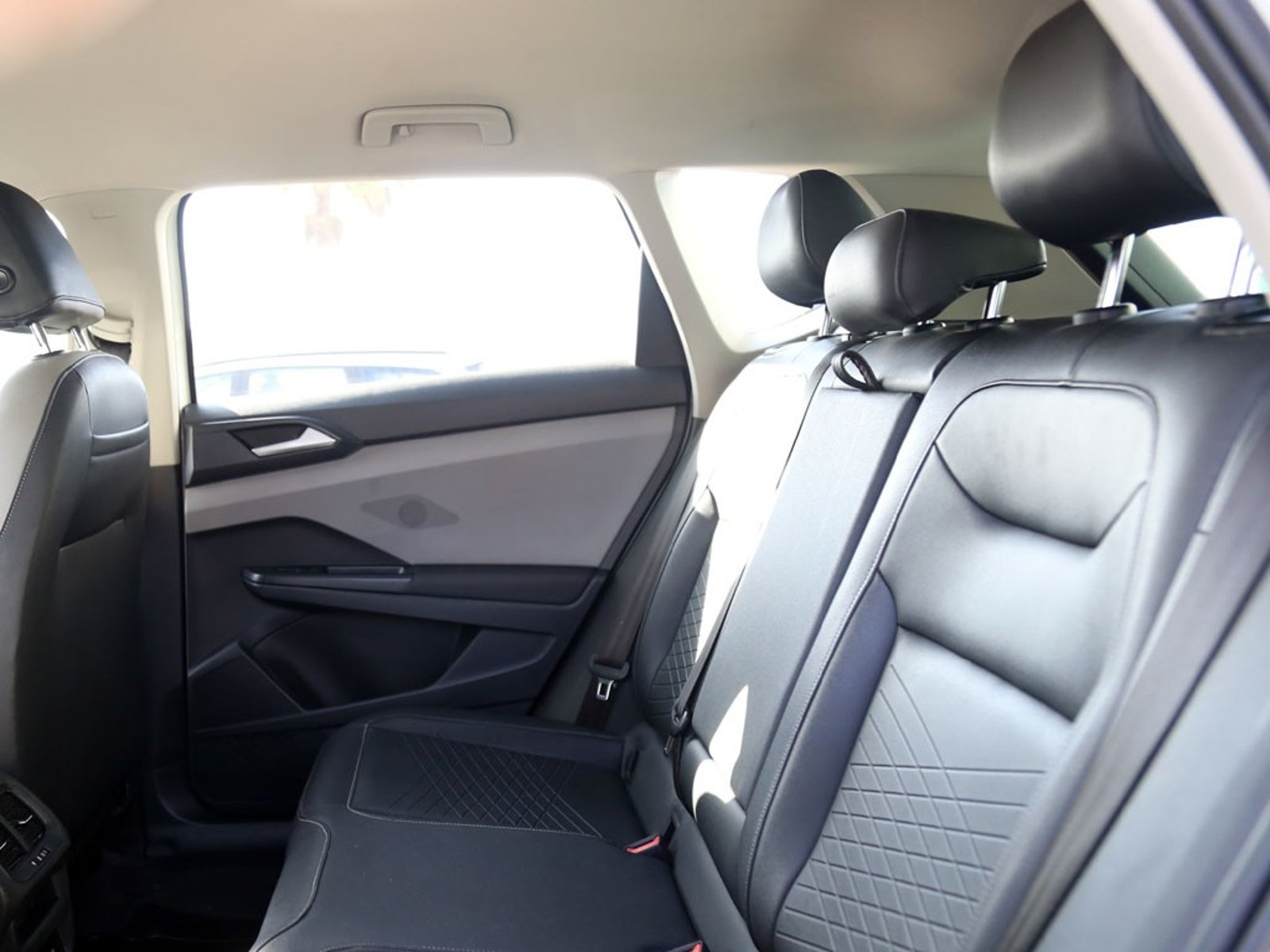 VOLKSWAGEN TAOS 1.4 TSI COMFORTLINE 4X2 AT 5P 2025 - Imagen 20 de 20