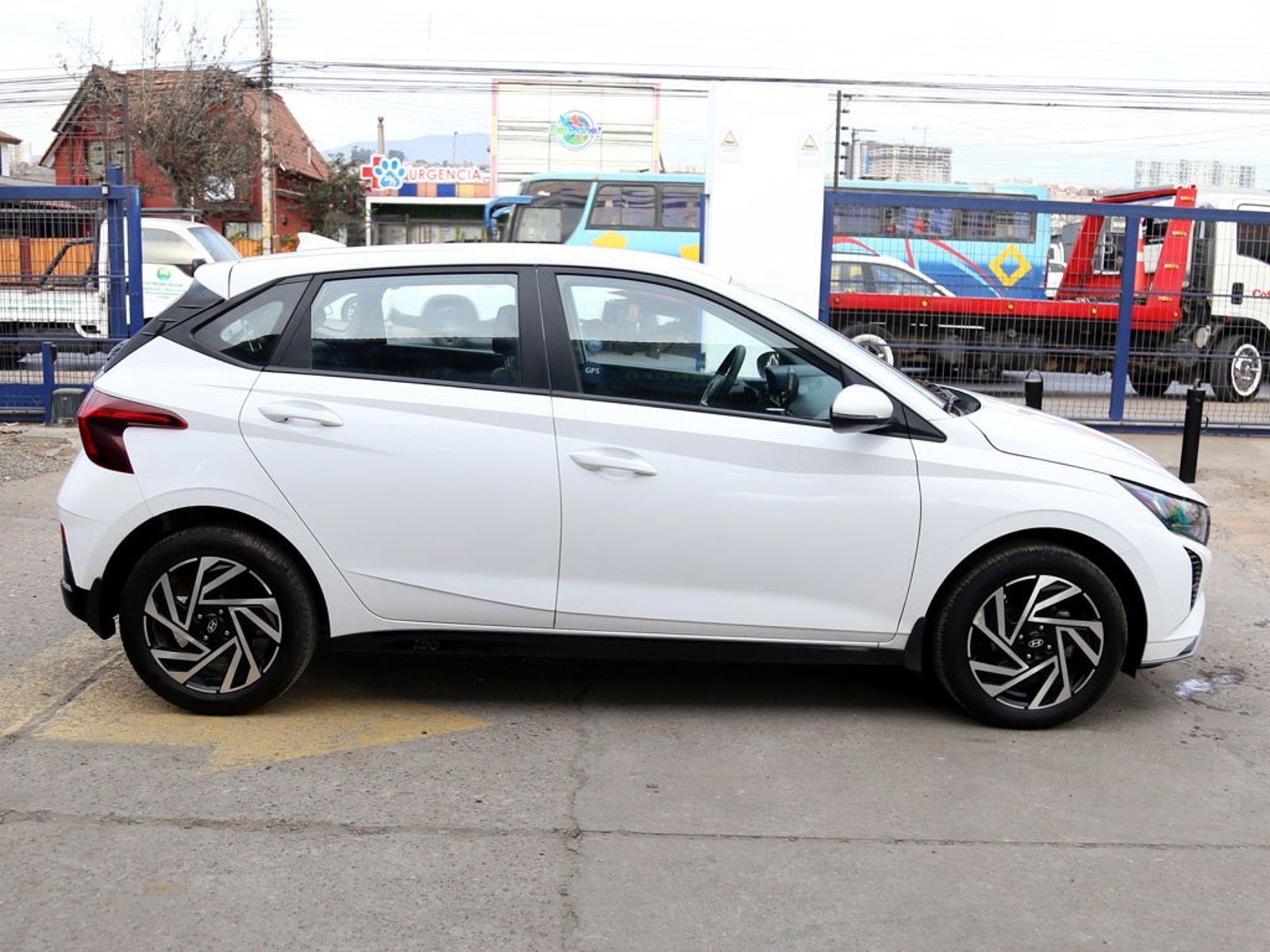 HYUNDAI I20 1.4 BI3 FUNK EDITION MT 2025 - Imagen 4 de 20