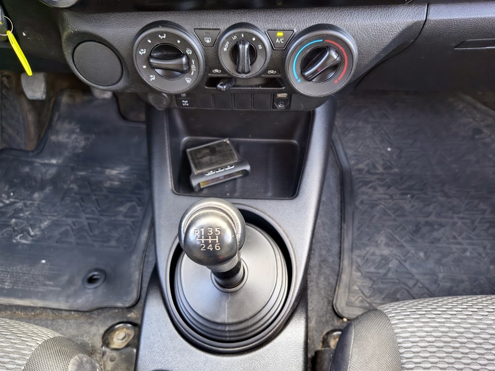 TOYOTA HILUX 2.4 DX 2022 - Imagen 18 de 20